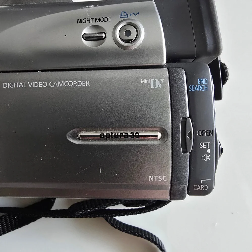 Canon Optura 30 MiniDV Digital Video Camcorder 12x Optical Zoom Silver NTSC